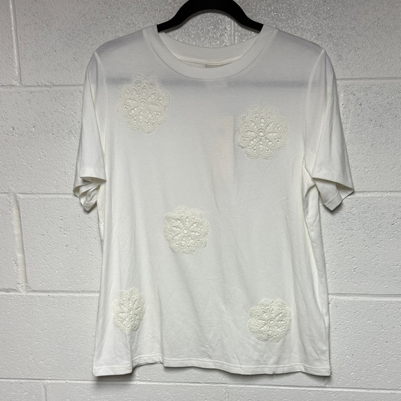 Laurie Felt Tops - Laurie Felt Off White Lace Accent Short Sleeve Tee